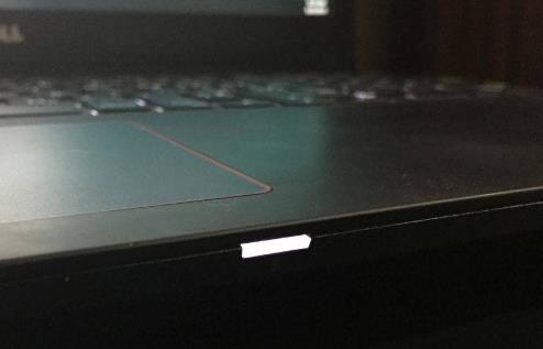 What Does A Dell Laptop's Flashing Orange Light Mean
