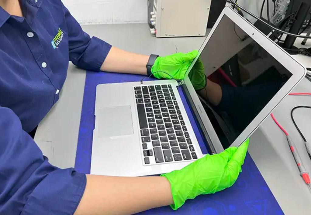 Assessing Screen Damage in Laptops