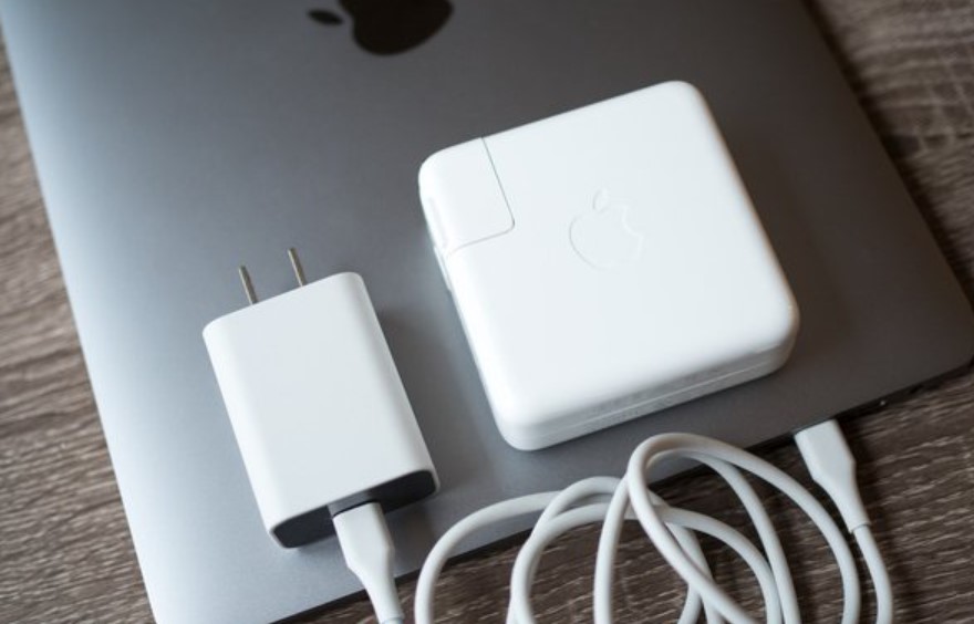 Can I Charge My Android Phone With A MacBook Charger